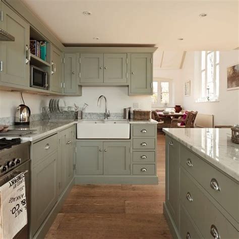 Green Kitchen Cabinets: The New Trend in Home Decor