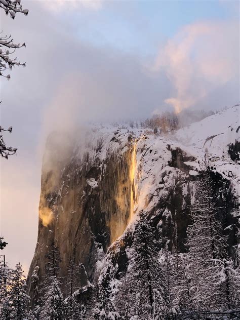 Yosemite Firefall makes the hike and waiting in snow totally worth it ...