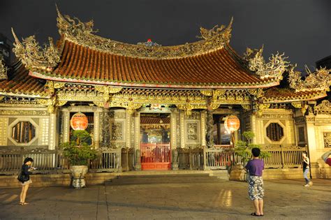 Longshan Temple at Night (2) | Beyond Taipei | Pictures | Taiwan in ...