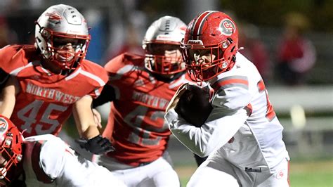 Canton South football celebrates outright PAC-7 title, 10-0 season