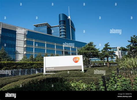 Gsk brentford headquarters hi-res stock photography and images - Alamy