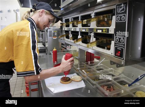 Burger King restaurant Stock Photo - Alamy