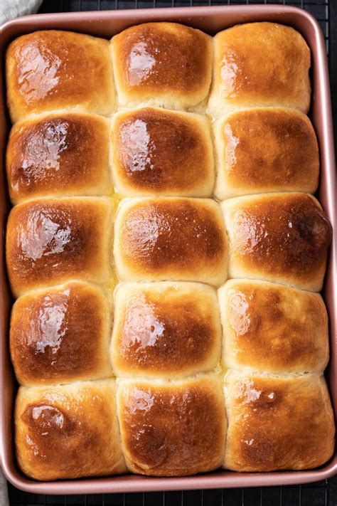 Hawaiian Sweet Rolls | Recipe | Hawaiian sweet rolls, Sweet dinner ...