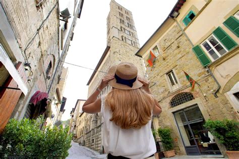 What to wear in Tuscany in September - Wear When What Why