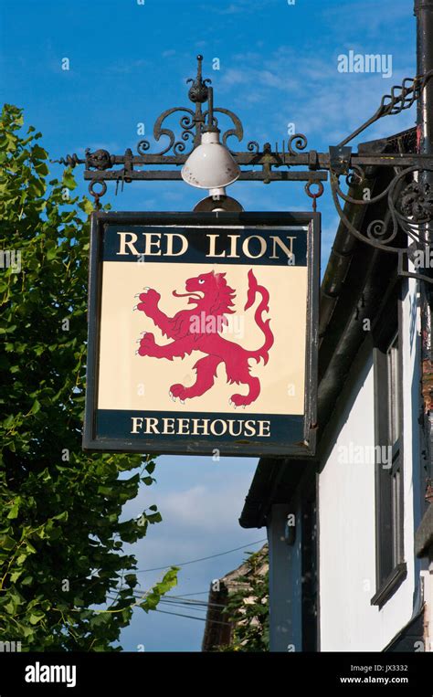 Red Lion Pub Sign Uk Pub Signs Stock Photo - Alamy