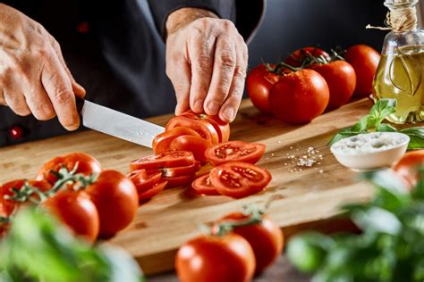 The Best Tomato Knife For Your Kitchen - Minneopa Orchards