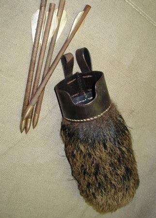 CROSSBOW-ARROWS QUIVER - boar - wulflund.com