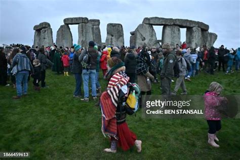 383 Druids Celebrate The Winter Solstice At Stonehenge Stock Photos ...