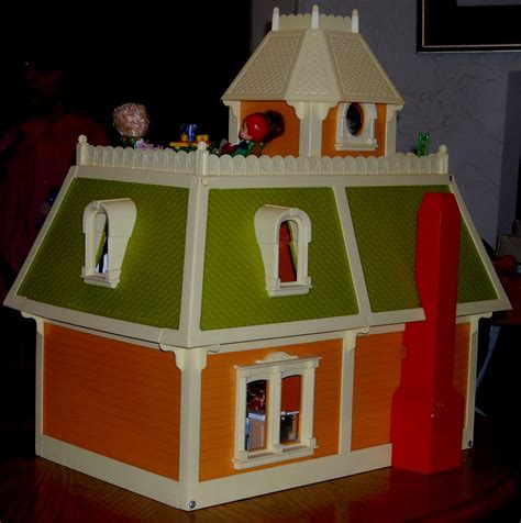 Mattel’s “the Littles” 1980 Dollhouse “A Wonderful World of Dolls and ...