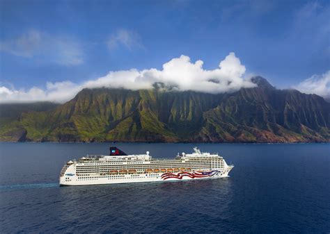 Best Hawaiian Cruises: Norwegian Pride Hawaii Cruise