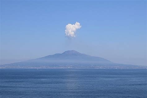 Mount Vesuvius Facts For Kids - All About Mount Vesuvius - Kidz Feed