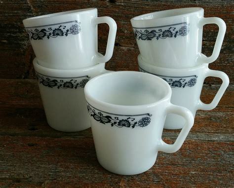 Vintage Pyrex Old Town Blue Coffee Mugs, Set of 5 Pyrex Coffee Mugs, Pyrex Mugs, Collectible ...