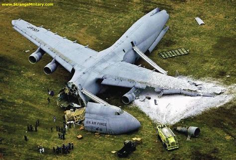 STRANGE MILITARY CARGO PLANE CRASH | Aviation accidents, Military ...