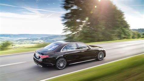 Mercedes-Benz S-Class plug-in hybrid: Swanky and frugal - CNET