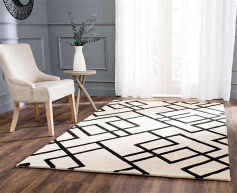 Safavieh Soho SOH790A Beige / Black Rug in 2021 | Rugs in living room, Rugs for less, Living ...