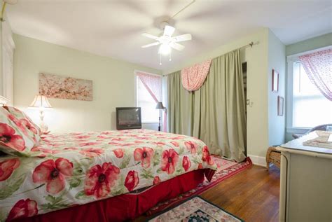 Robin’s Room | Six Acres Bed and Breakfast