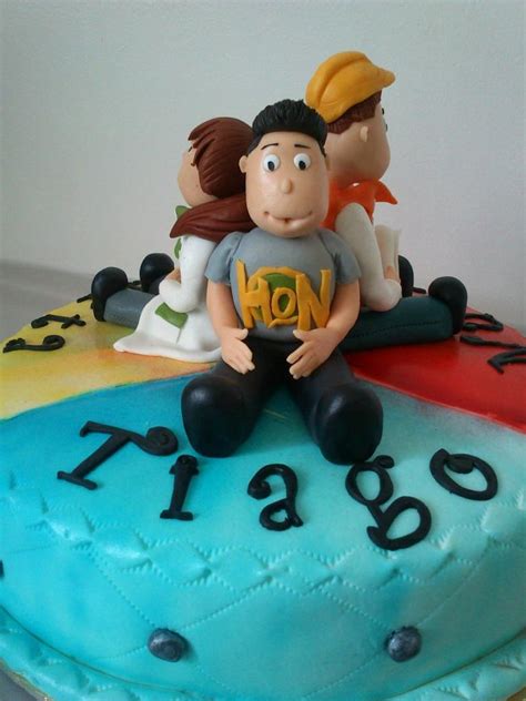 The triplets cake - Cake by Geek Cake - CakesDecor