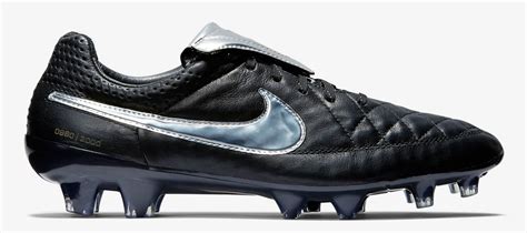 Closer Look | Nike Tiempo Legend V Premium - Footy Headlines