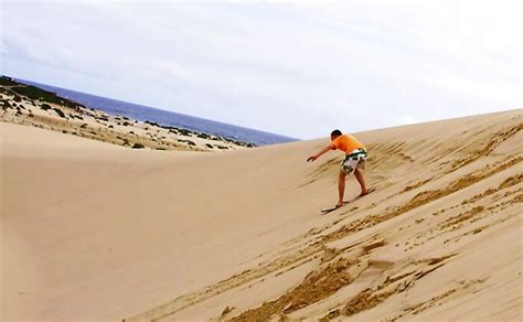 Sandboarding in Fraser Island - Sandboarding