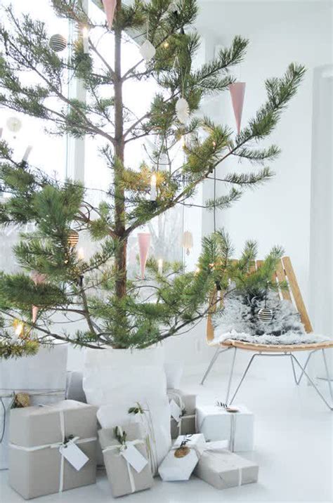 25 Simple And Minimalist Christmas Tree Decorations | Home Design And Interior