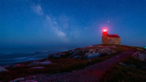 Starry Lighthouse – Bing Wallpaper Download