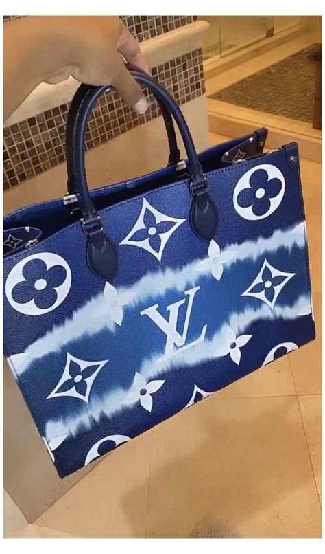 → 𝐏𝐑𝐀𝐃𝐀_𝐔🦋 #blue #louis #vuitton #bag #bluelouisvuittonbag | Louis vuitton bag, Bags, Fashion bags