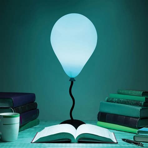 Lampe ballon multicolore qui change de couleurs sur Rapid Cadeau