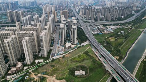 Real Estate Crisis Is at the Heart of China’s Economic Troubles - The New York Times