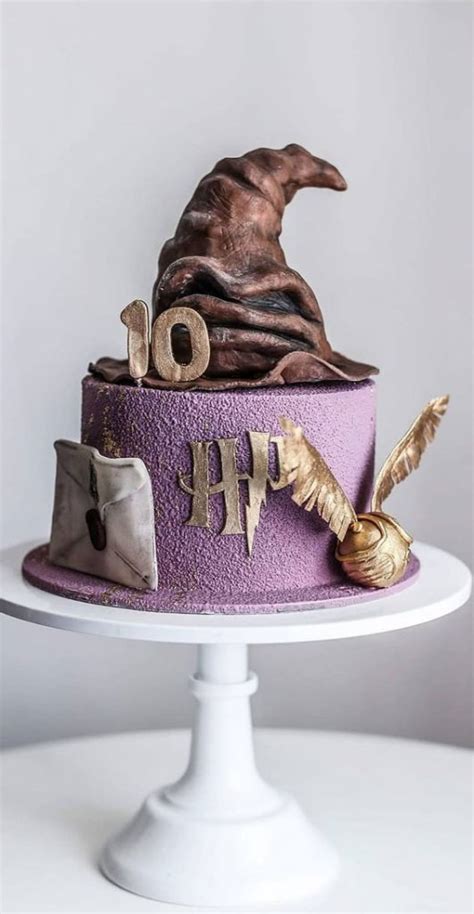 Harry Potter Cake Design Ideas : Purple Cake with the Sorting Hat