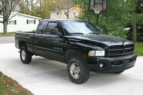 1999 Dodge Ram Pickup 1500 - Information and photos - MOMENTcar