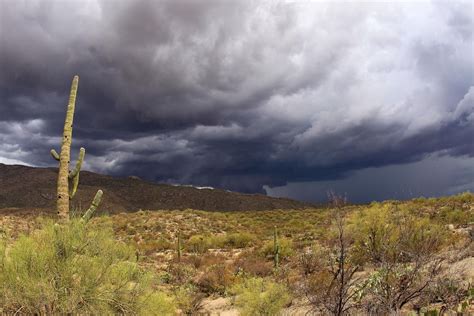 The Unique Weather Phenomenon Behind Deadly Arizona Flash Floods - Newsweek