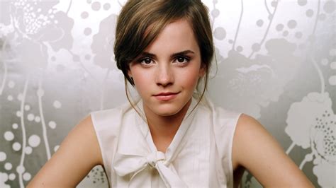 Download Celebrity Emma Watson HD Wallpaper