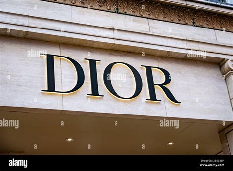 Dior luxury designer clothes shop hi-res stock photography and images - Alamy