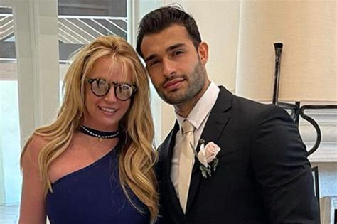 Britney Spears and Sam Asgari have fun at the wedding of friends - MustHub