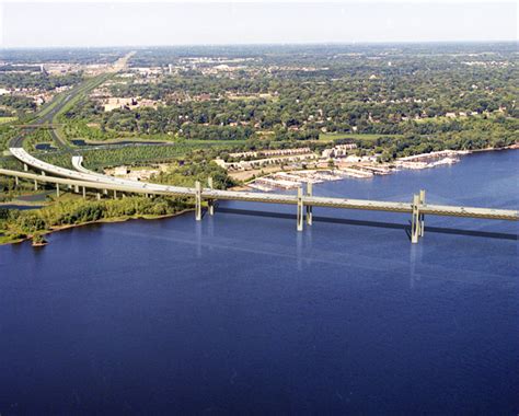 Walker urges Congress to act on Stillwater bridge