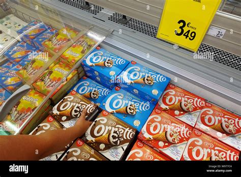 Ice creams in a supermarket Stock Photo - Alamy