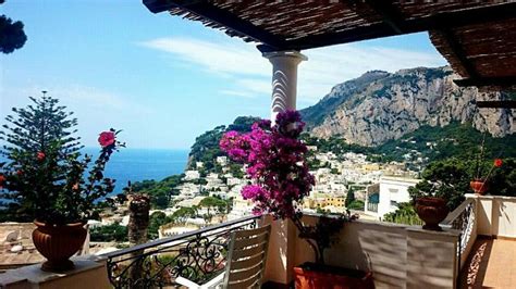 Dream Home With Stunning Sea Views In Capri Has Washer and DVD Player ...