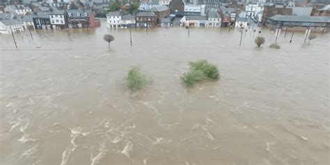 Scotland flooding: Dumfries and borders plunged into chaos as hundreds evacuated and bridges ...