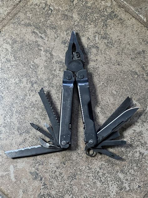 Supertool 300 – Black - UsedMultiTool.com