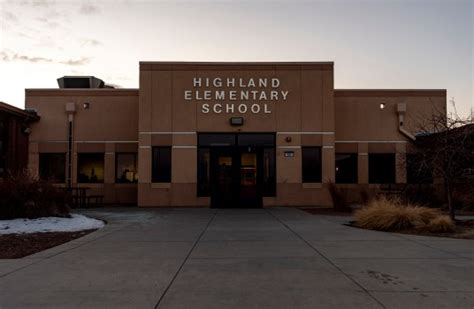 Highland Elementary School teacher resigns over conflict with district ...