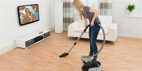 Can You Vacuum Hardwood Floors? | Zerorez Carpet Cleaning