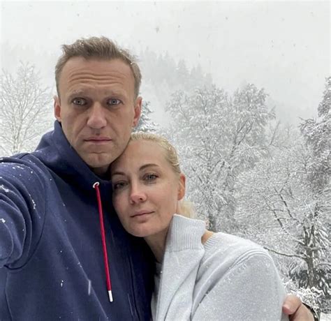 Alexei Navalny Family: Meet Wife Yulia Navalnaya And Kids Dasha And Zahar Navalnaya - VlogJ