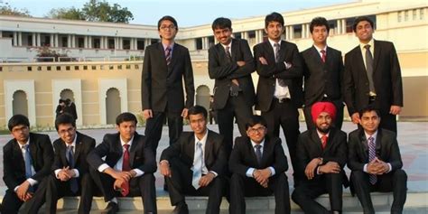 How BITS Pilani graduates are restoring a rural school in UP’s Azamgarh district | YourStory