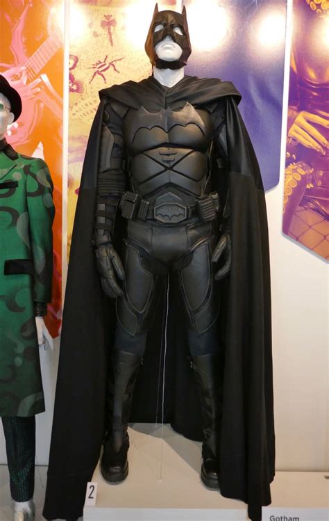 Arriba 48+ imagen gotham series batman suit - Abzlocal.mx