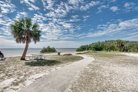 A sidewalk to the beach in Pasco County, FL : r/florida