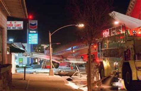 Accident of a Boeing 737 operated by Southwest Airlines - Burbank ...