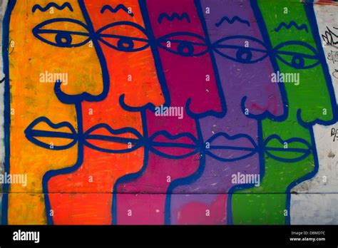 Graffiti faces coloured hi-res stock photography and images - Alamy