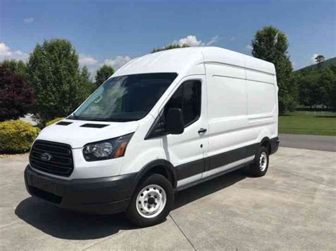 Ford TRANSIT 250 (2015) : Van / Box Trucks