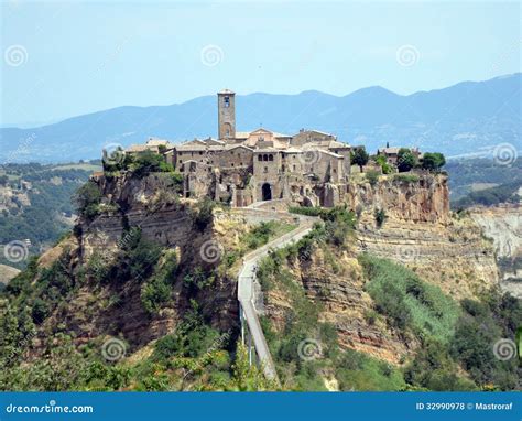 Civita Di Bagnoregio Royalty Free Stock Photos - Image: 32990978