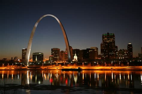 File:St Louis night.jpg - Wikimedia Commons